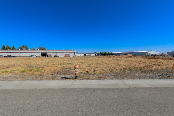 128 Heron Way, Merced, CA 95341